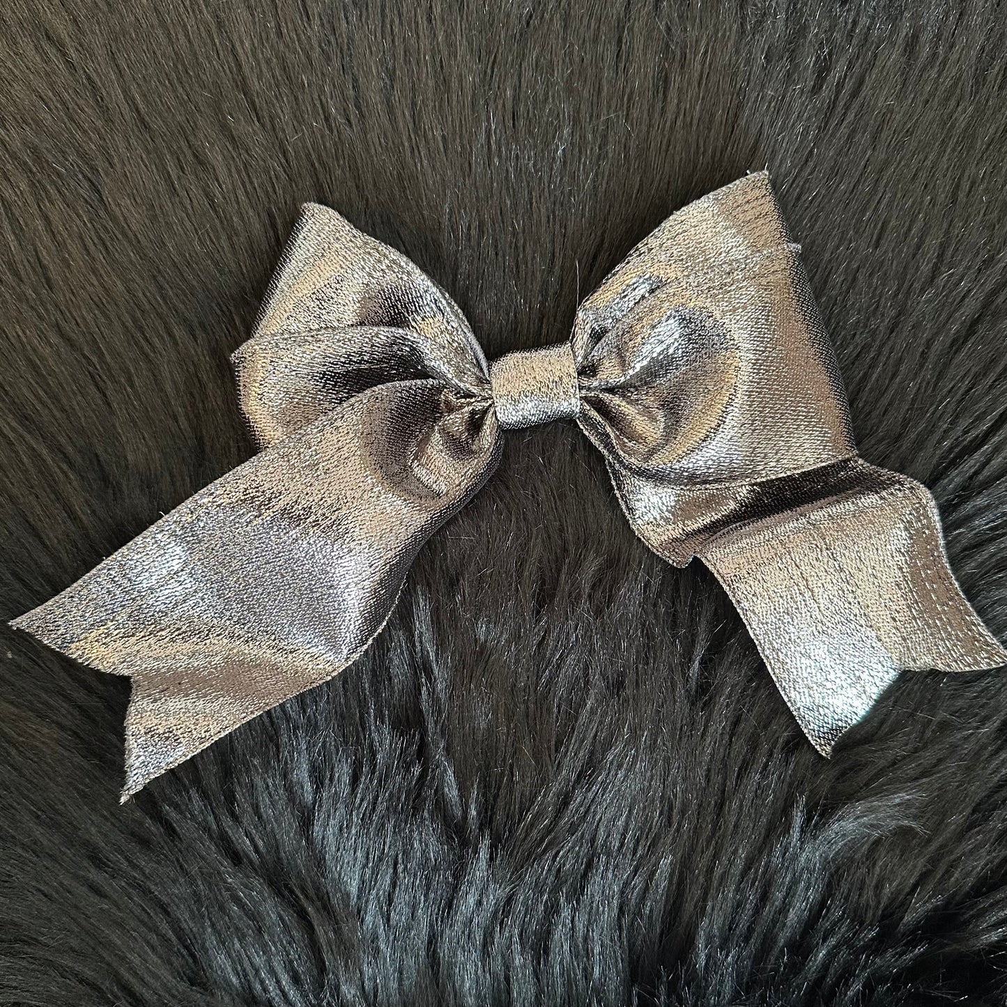 Bella V Bow Metallic Pewter