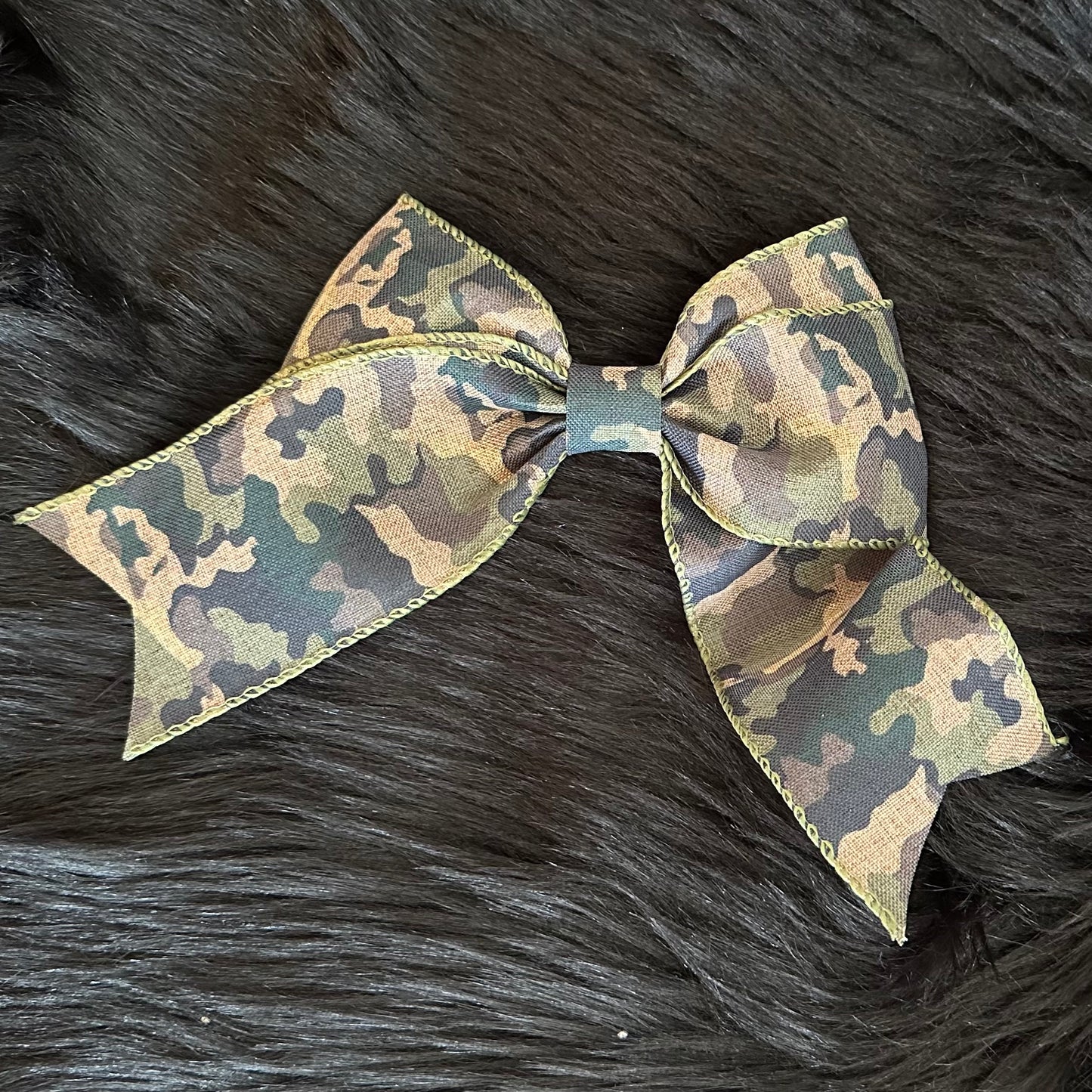 Bella V Bow Camouflage Burlap