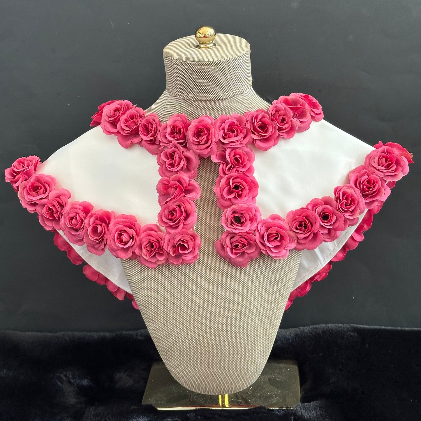 Eternal Rose Capelet - Outlined