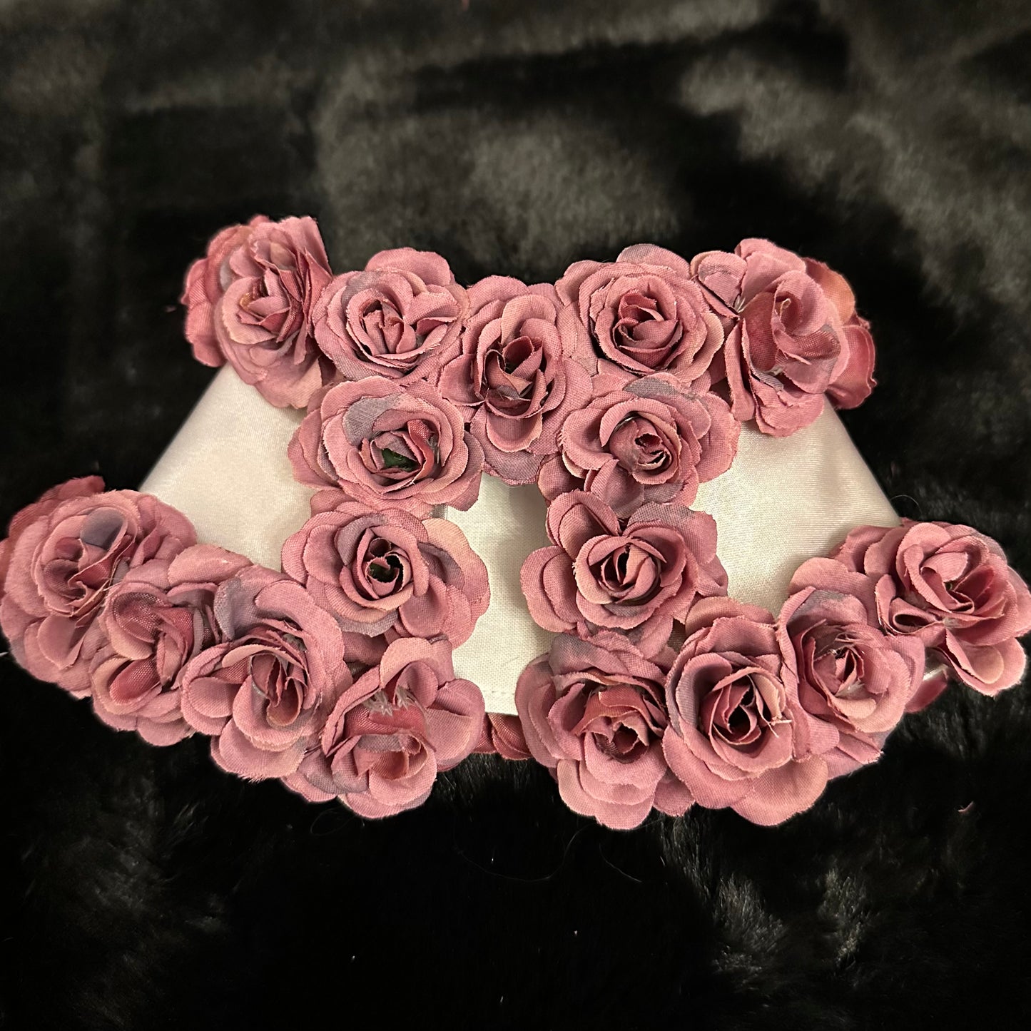 Eternal Rose Capelet - Outlined