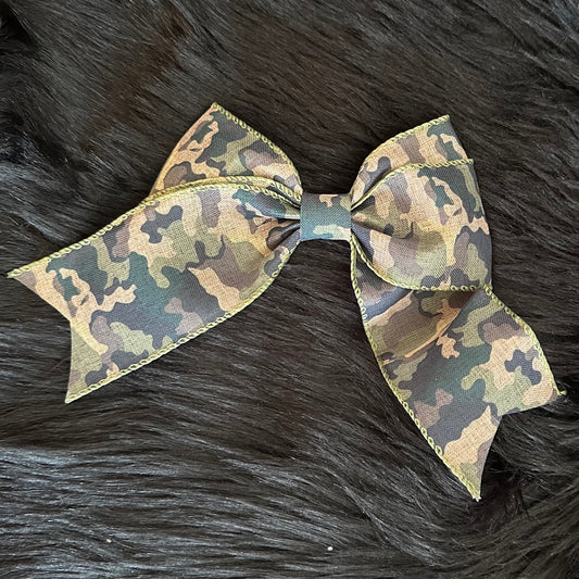Bella V Bow Camouflage Burlap